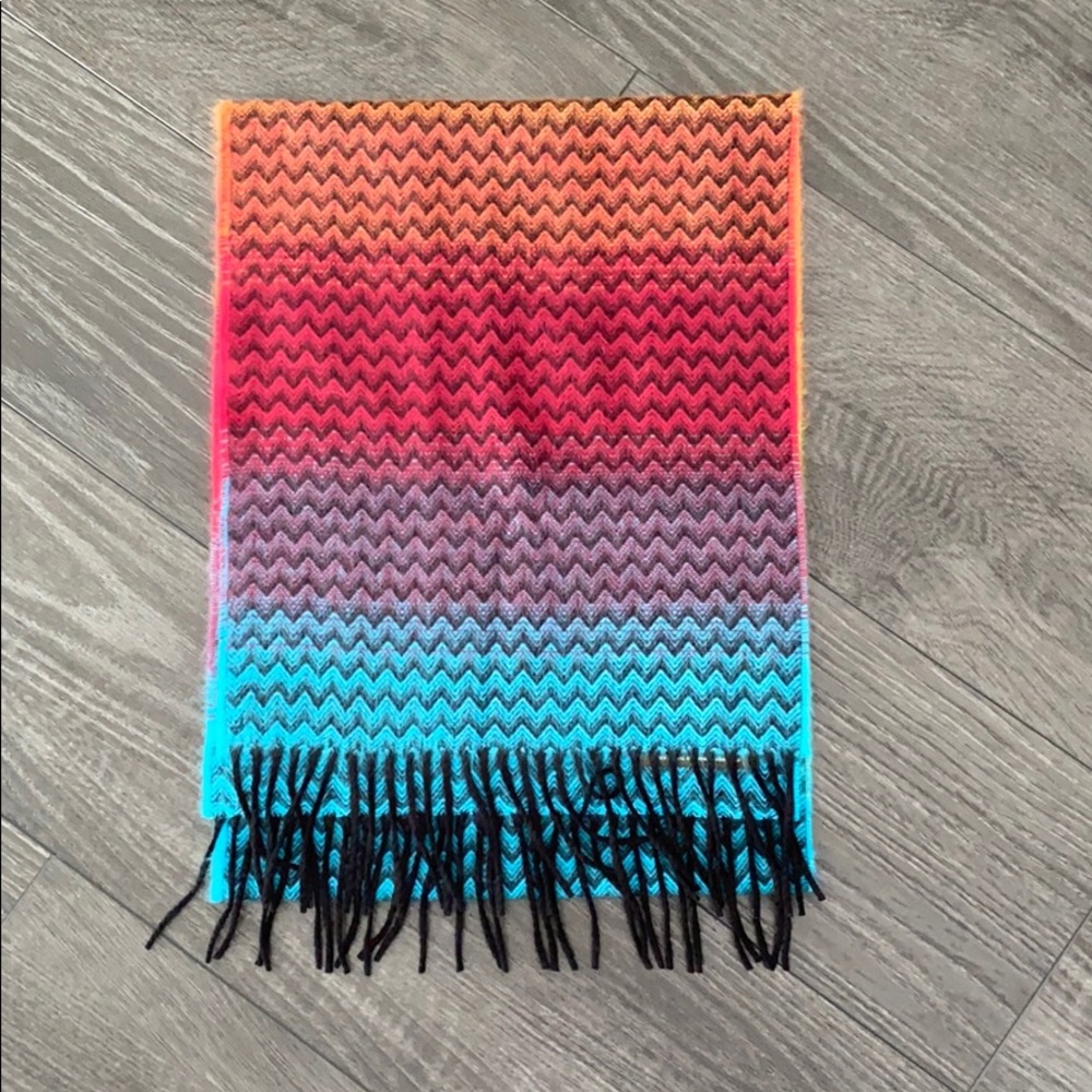 Beautiful Cashmere Scarf - Picture 1 of 4